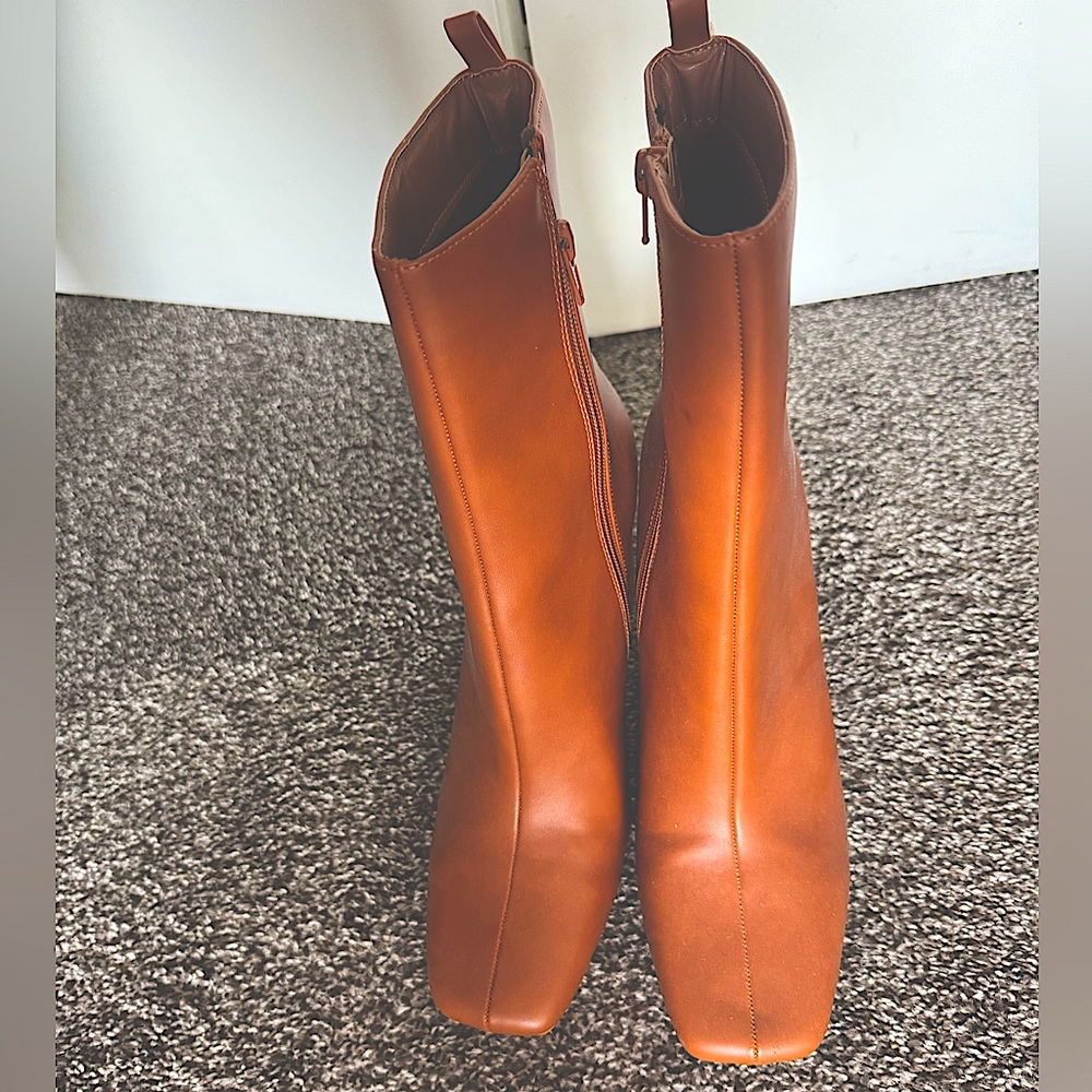 New and unworn!  Brown Leather Ankle Boots